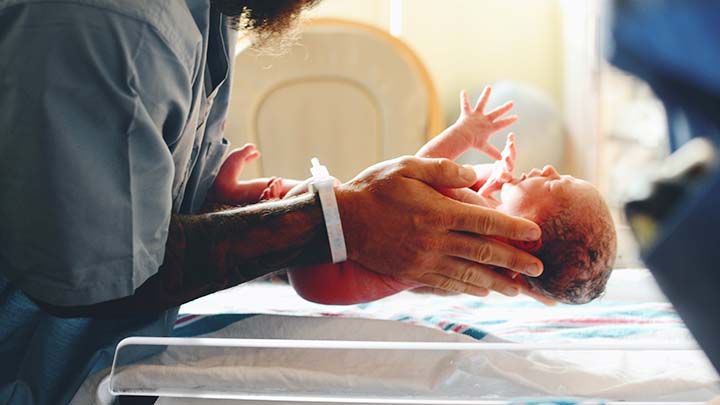 赤ちゃんが生まれた瞬間に呼吸を開始するメカニズムーSIDSの原因解明の緒となるか？